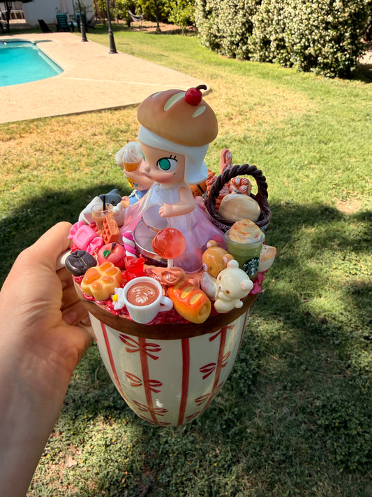 Decoden Art Mug – Molly Cup Cake Figure Edition