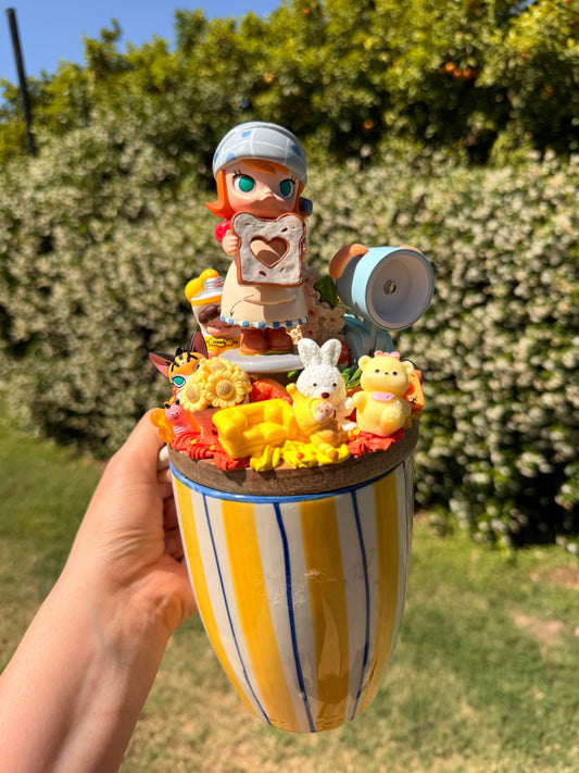 Decoden Art Mug – Molly Toast Figure Edition
