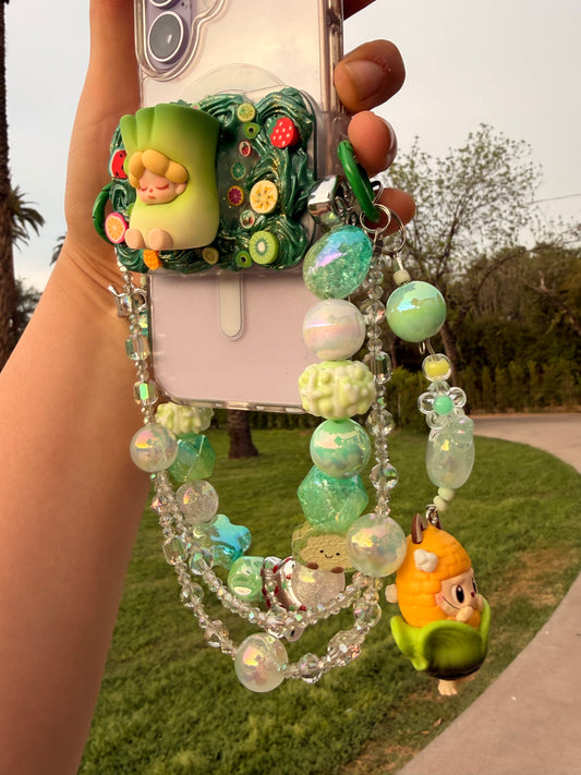 🥕✨ Veggie Phone Clip & Beaded Chain – Handmade Charm Accessory ✨🥕