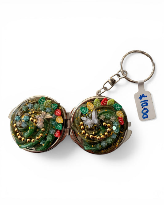 Handmade Decoden Locket Keychain – Custom Keepsake Edition Circle Green Butterfly