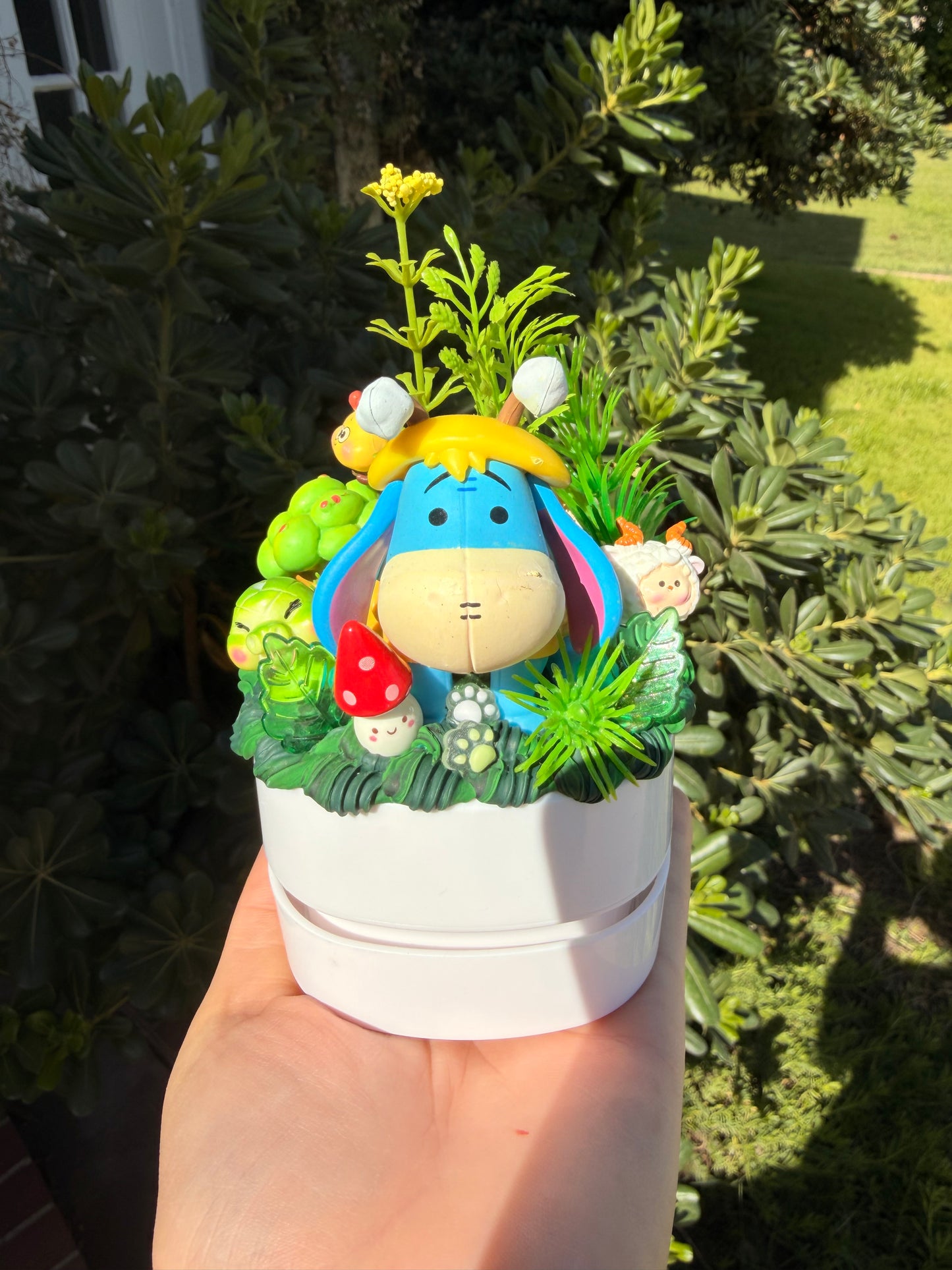 🌿 Enchanted Forest Eeyore Desk Vacuum 🌿
Clean your space with a touch of magic ✨