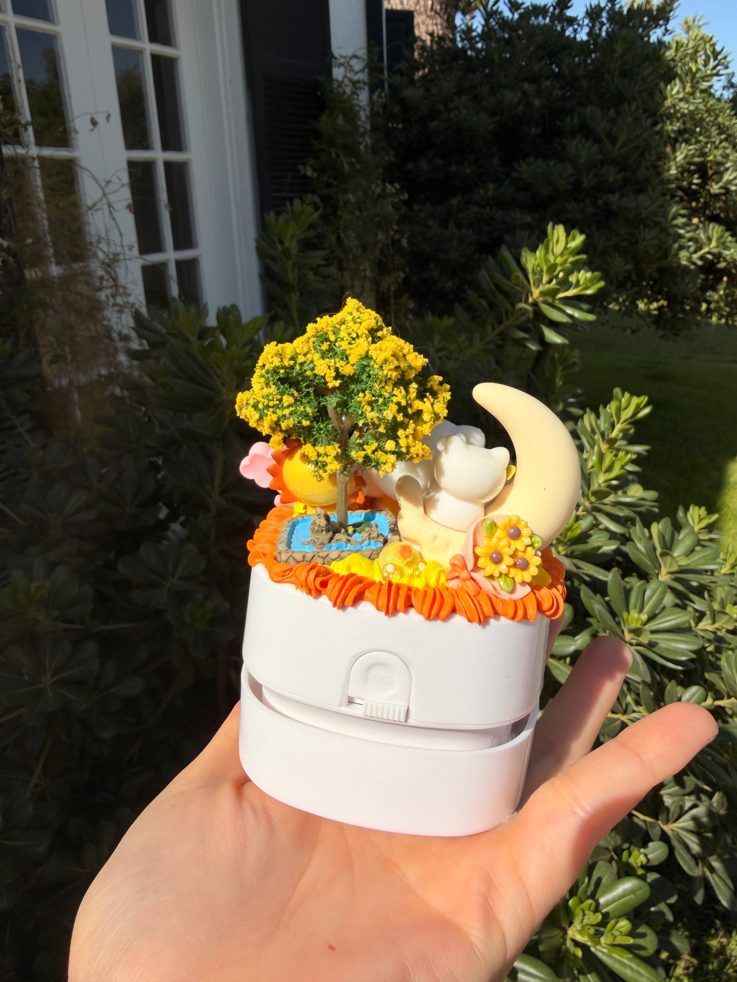 🌙 Golden Garden Kitty Desk Vacuum 🌼