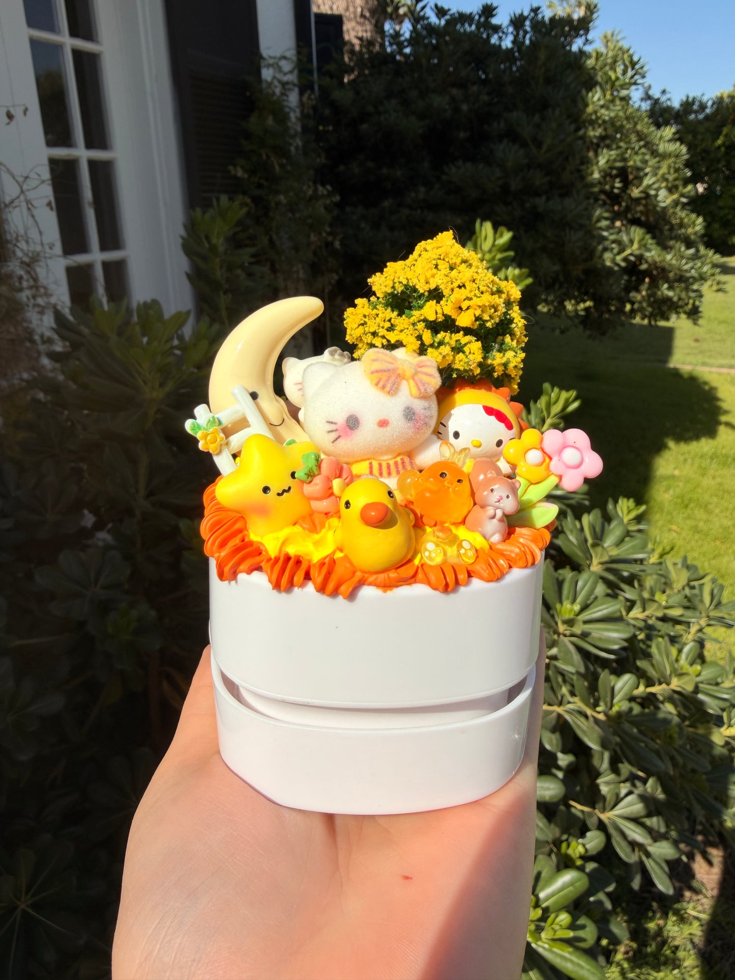 🌙 Golden Garden Kitty Desk Vacuum 🌼
