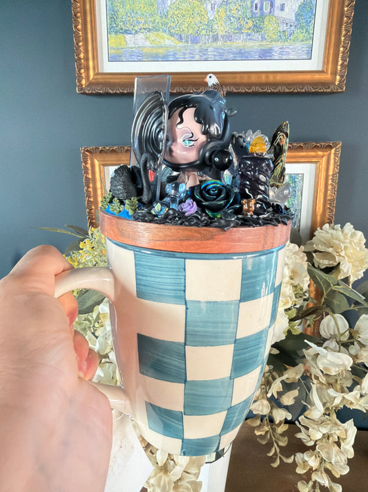 Midnight Gothic Dream Decoden Mug – Handcrafted Dark Fantasy Art Cup
