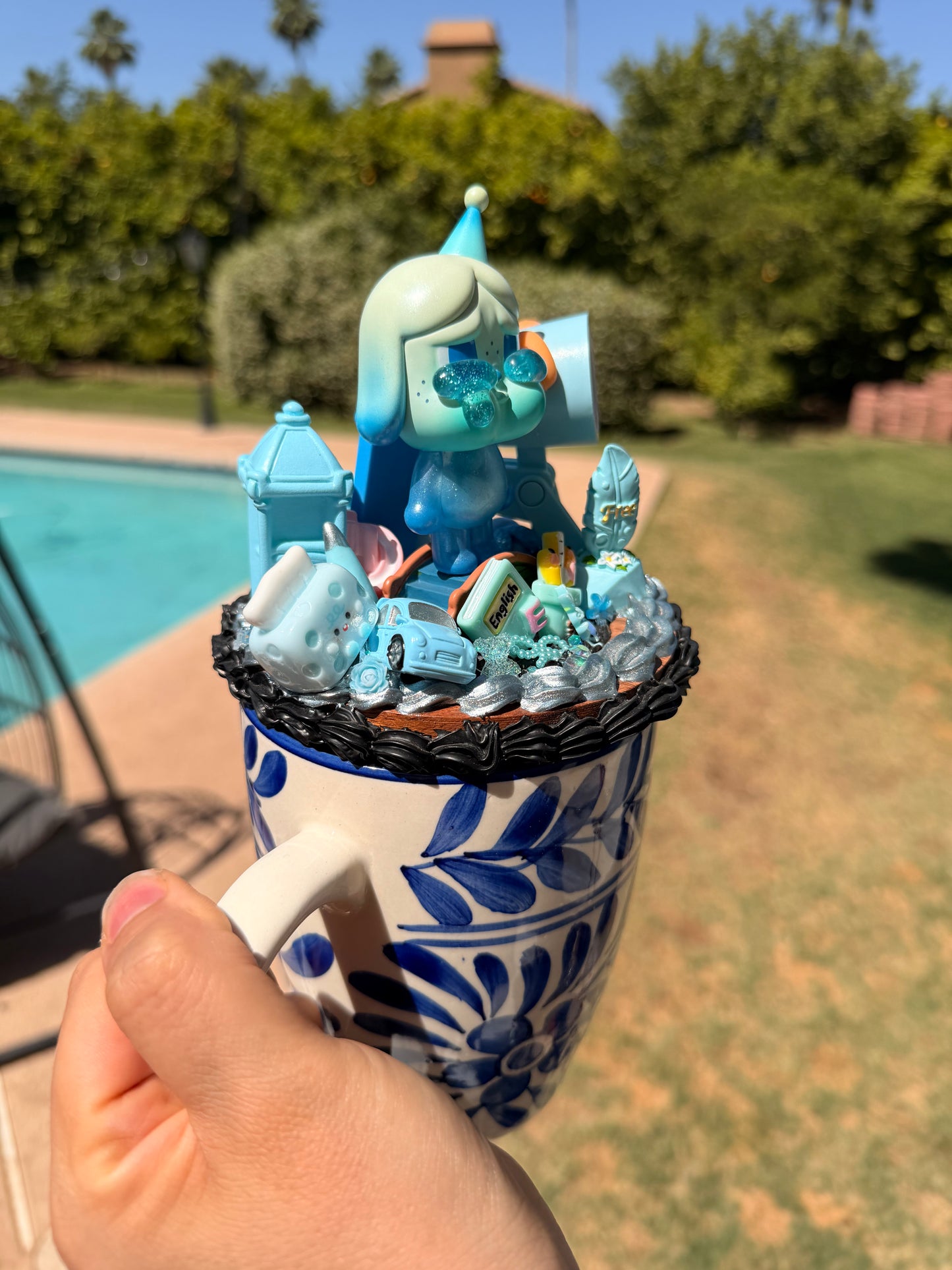 Decoden Art Mug – Blue Cry Baby Edition