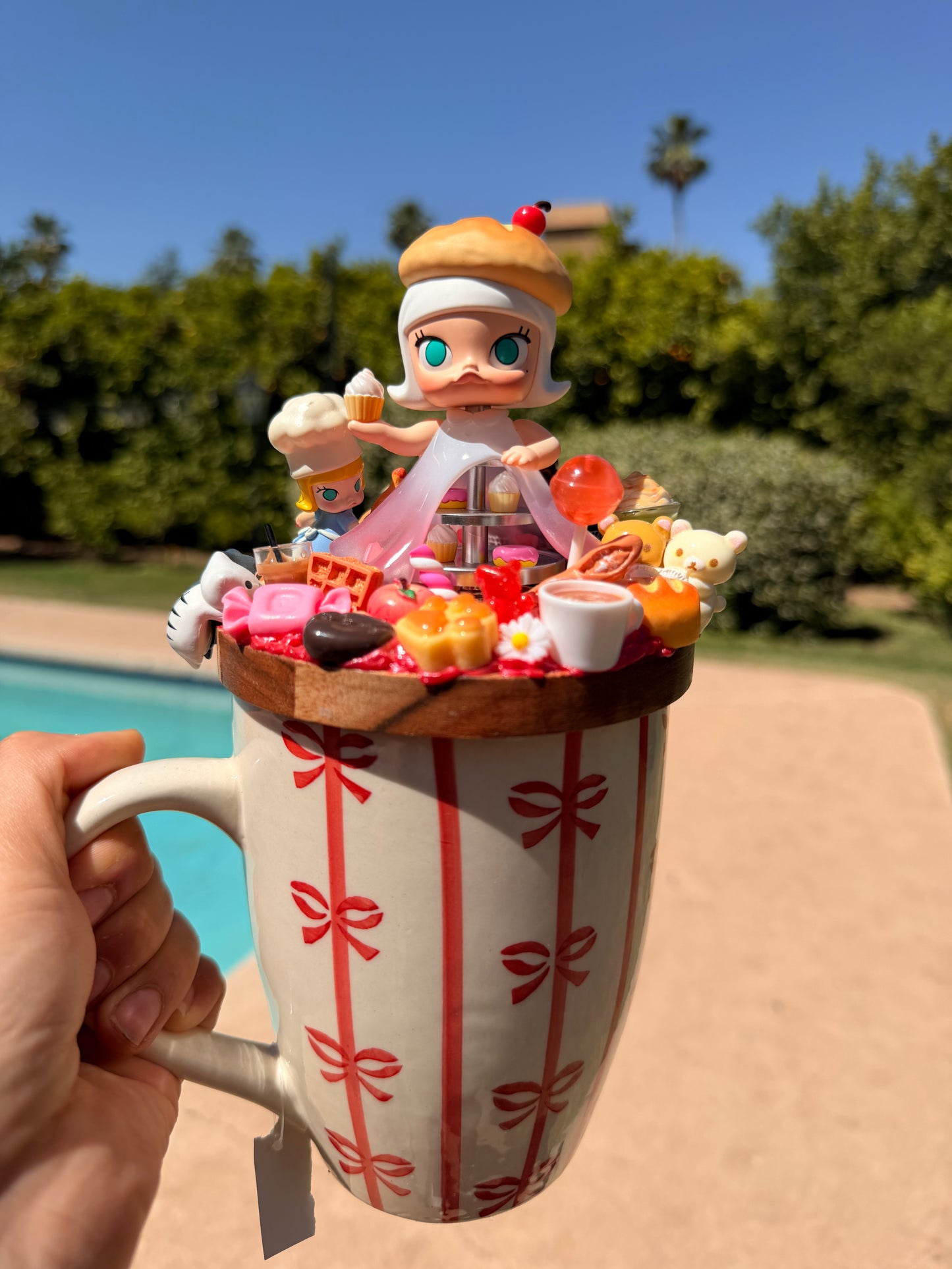 Decoden Art Mug – Molly Cup Cake Figure Edition