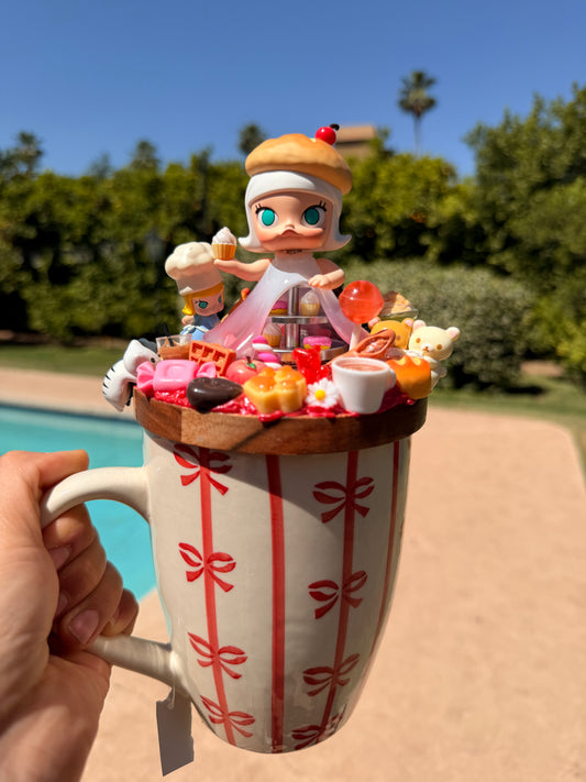Decoden Art Mug – Molly Cup Cake Figure Edition