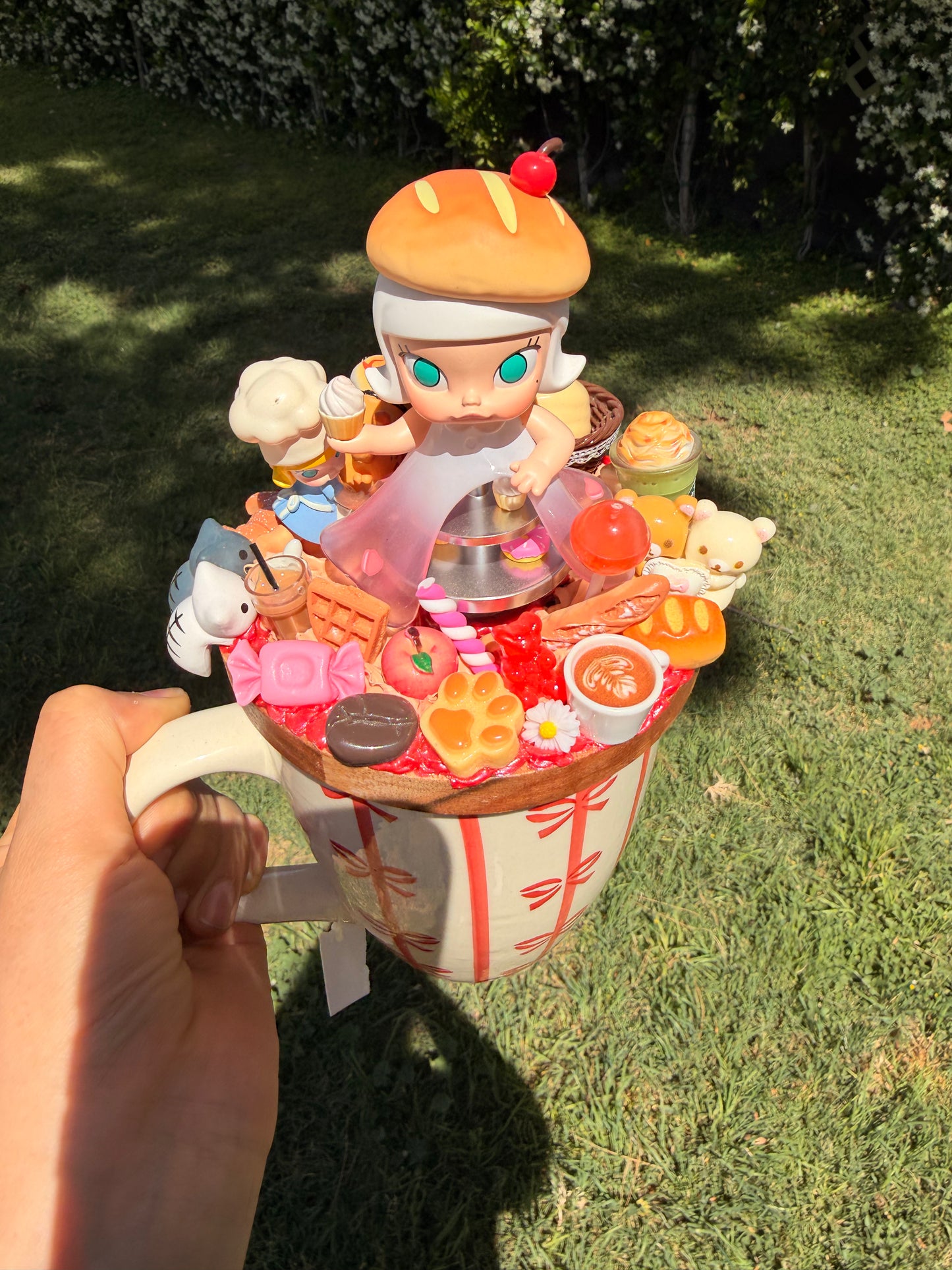 Decoden Art Mug – Molly Cup Cake Figure Edition