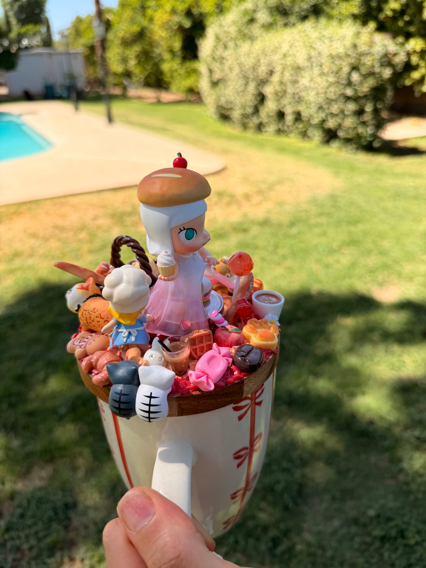Decoden Art Mug – Molly Cup Cake Figure Edition