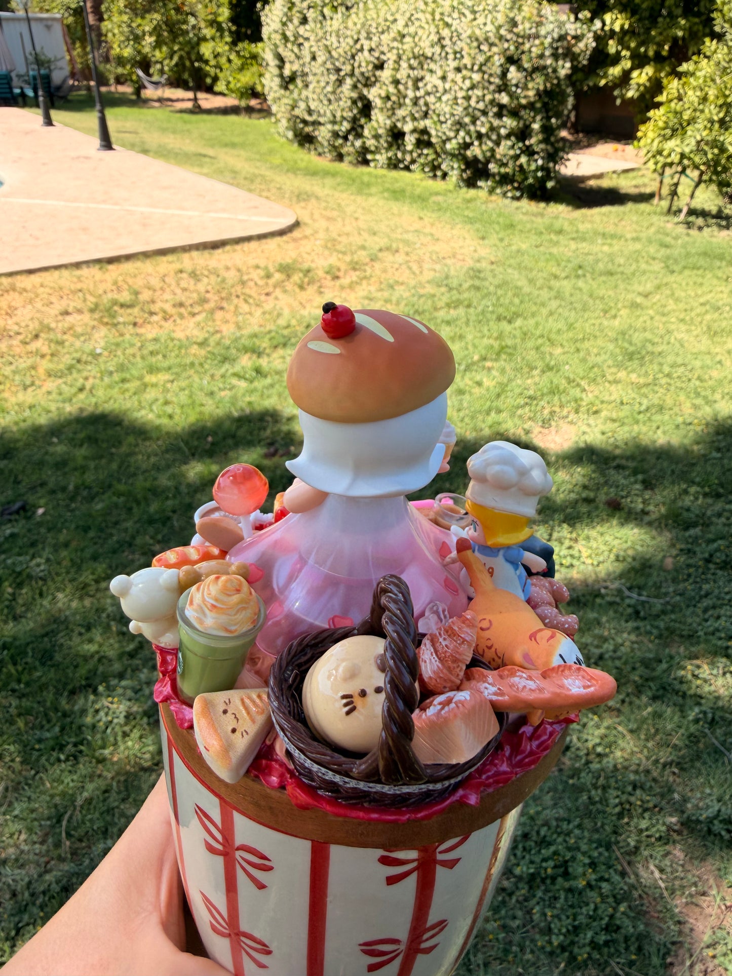 Decoden Art Mug – Molly Cup Cake Figure Edition