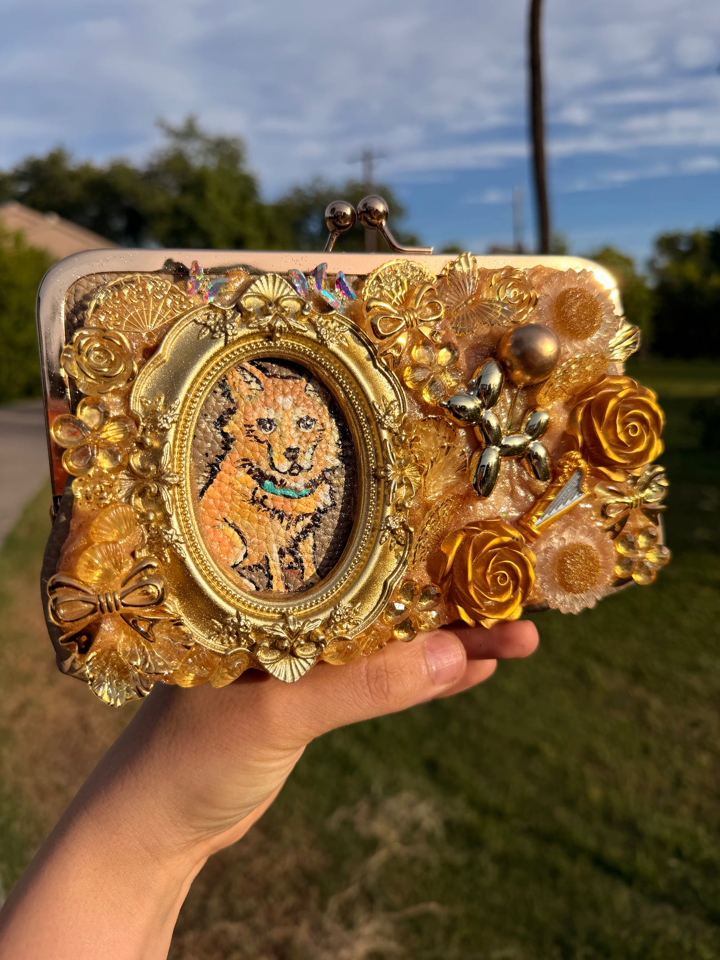 🐶✨ Golden Luxe Dog Decoden Pouch – Handcrafted Hand-Painted Clutch