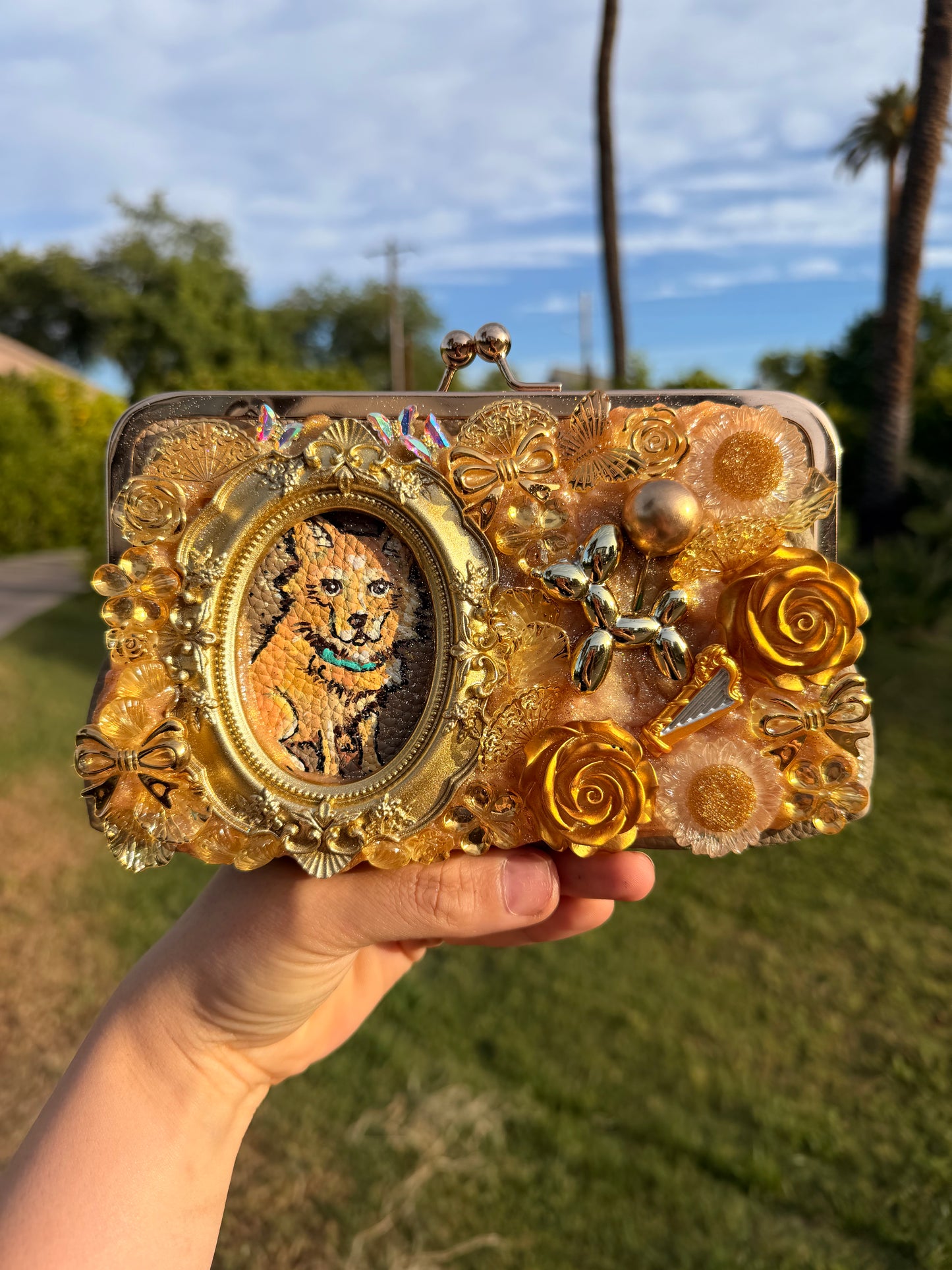🐶✨ Golden Luxe Dog Decoden Pouch – Handcrafted Hand-Painted Clutch