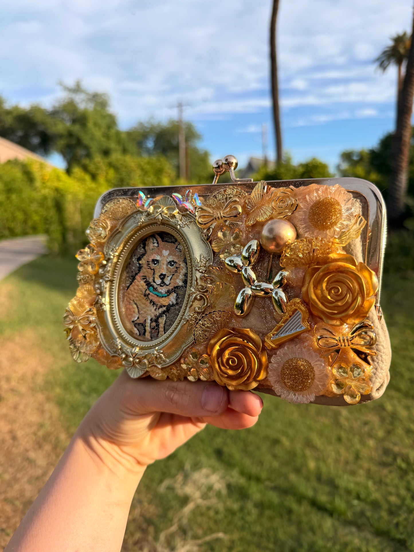 🐶✨ Golden Luxe Dog Decoden Pouch – Handcrafted Hand-Painted Clutch