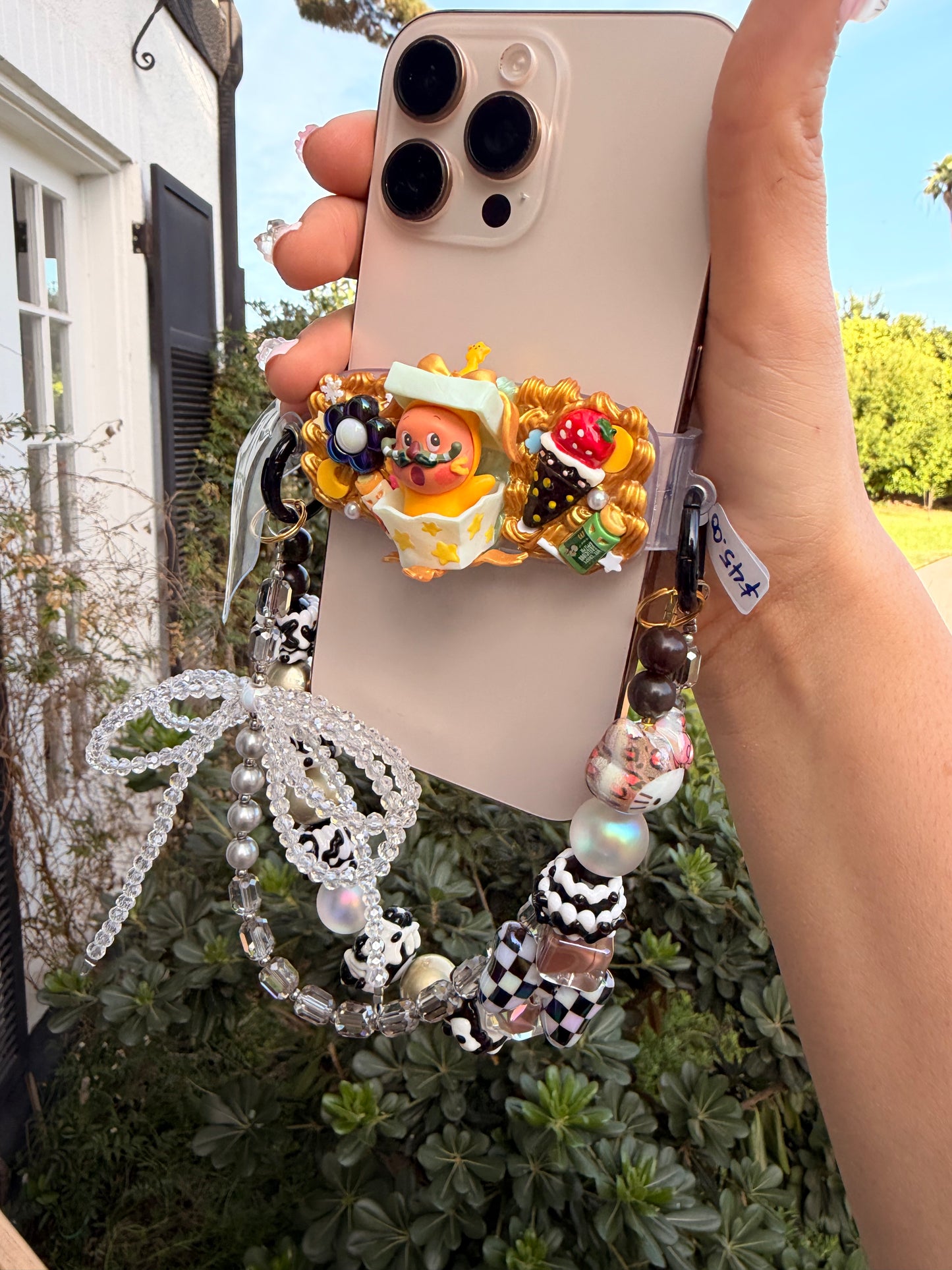 Twinkle Phone Clip – Beaded Charm Accessory