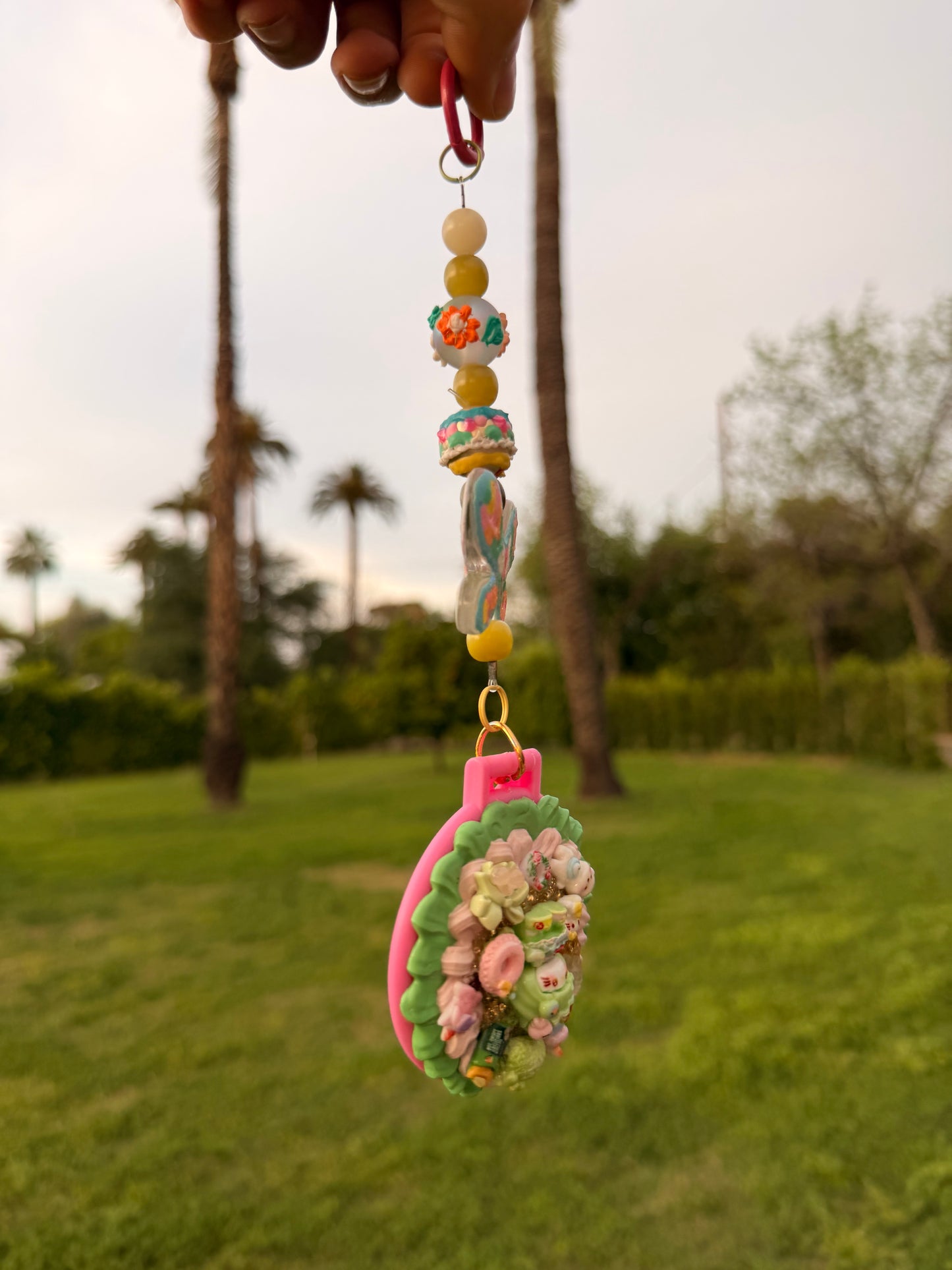 💖✨ Beaded Mirror Keychain – Handmade Charm Accessory ✨💖