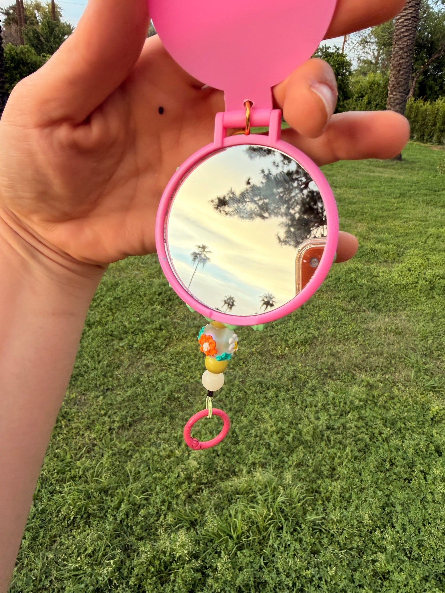 💖✨ Beaded Mirror Keychain – Handmade Charm Accessory ✨💖