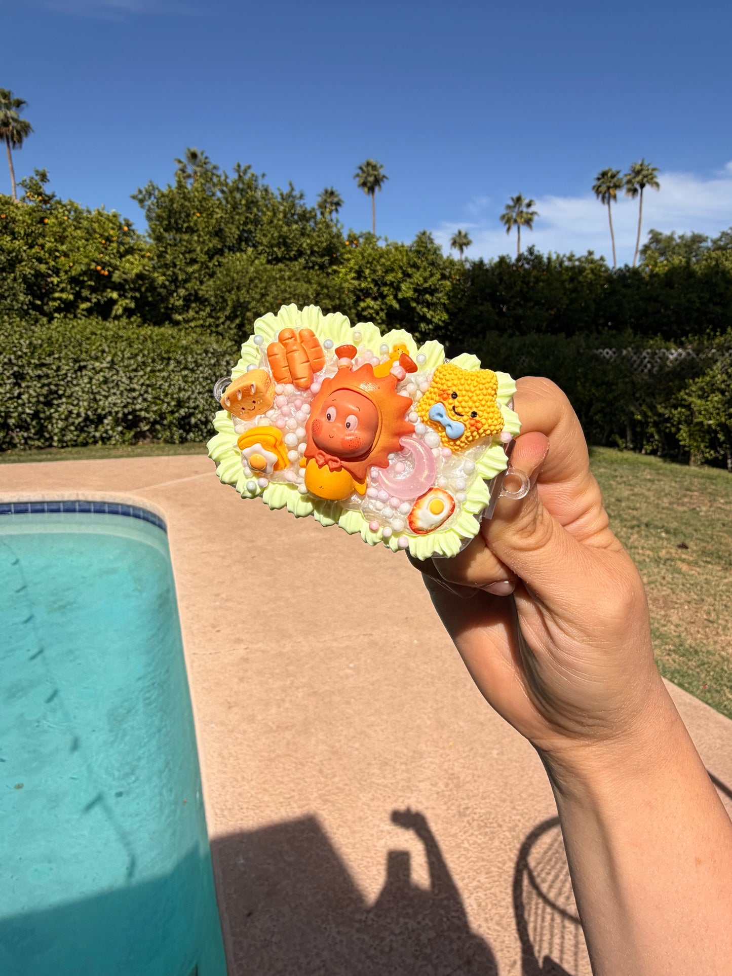 Twinkle Phone Clip – Beaded Charm Accessory